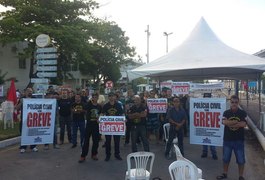 Policiais civis em greve bloqueiam entrada do Porto de Maceió