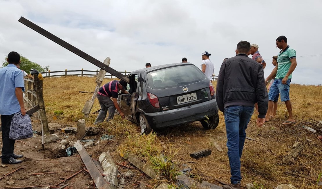 Vídeo. Menina tem corpo perfurado por pedaço de madeira após capotamento na AL 110, entre Arapiraca e Taquarana