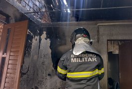 Incêndio atinge residência no Brisa do Lago em curto-circuito após retorno da energia elétrica
