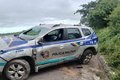 Cavalo solto na estrada provoca acidente com viatura da PM de Pernambuco, em Água Branca