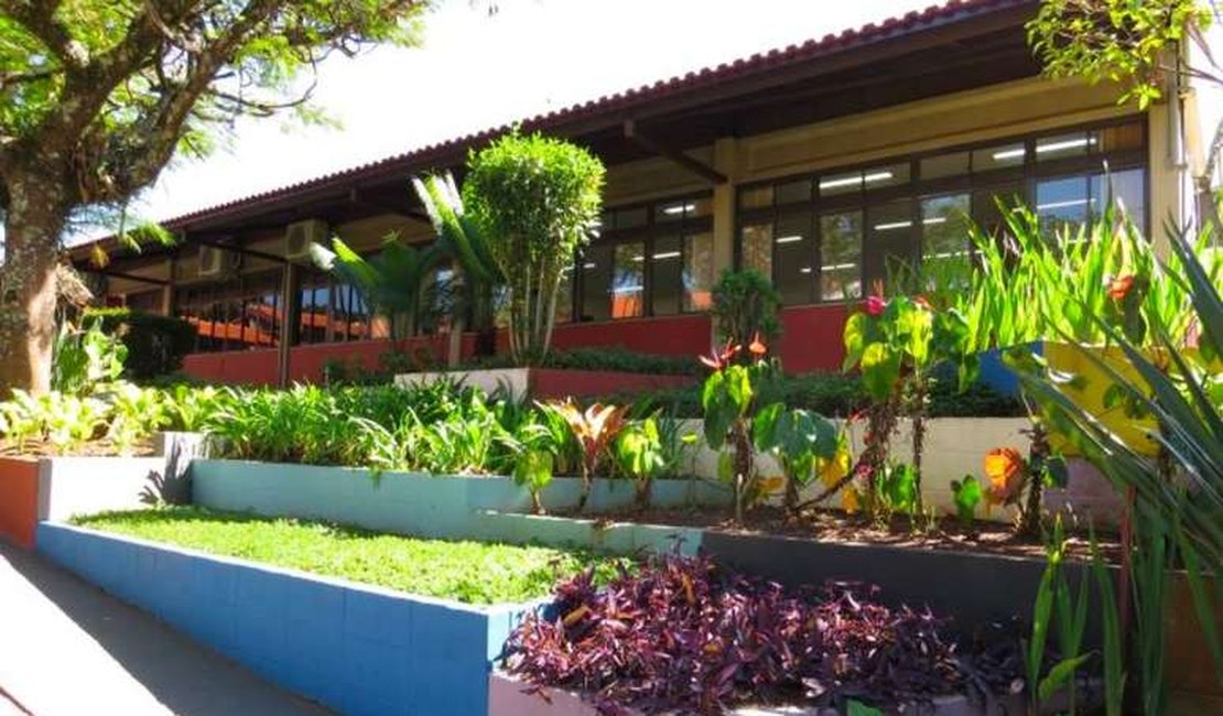 Pai que acompanhava filha até escola é espancado ao ser confundido com estuprador