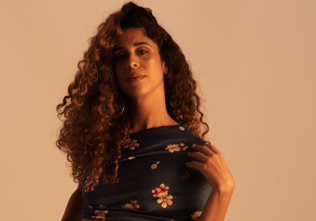 Llari leva novo show inédito para o Teatro Homerinho