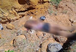 Populares encontram corpo de mulher em vala no Reginaldo, em Maceió