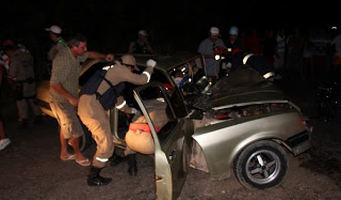 Acidente deixa quatro pessoas gravemente feridas na AL-101 Norte