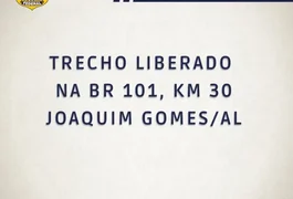 Após tombamento de caminhão, PRF libera trecho da BR-101, em Alagoas, para tráfego de veículos