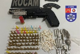 Jovem é flagrado com arma e drogas em ação policial no bairro Canafístula