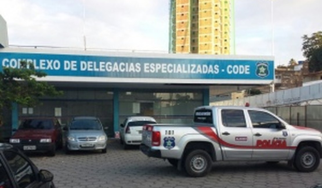 Duas pessoas são presas por tráfico de drogas, em AL