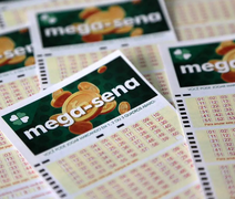 Mega-Sena acumula e prêmio principal vai para R$ 12 milhões