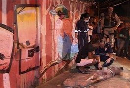 Jovem é morto com tiros de pistola pelas costas, no bairro da Jatiúca