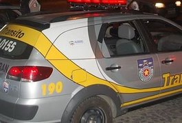 Condutor avança preferencial e acerta motociclista em Arapiraca