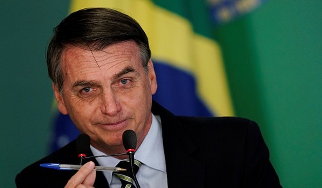 Bolsonaro sanciona projeto que amplia posse de arma em toda extensão da propriedade rural