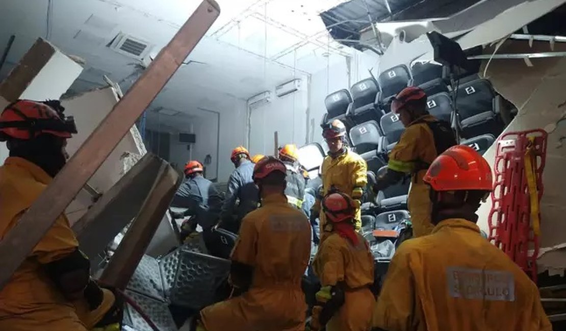 Desabamento em Itapecerica da Serra (SP) deixa mortos e feridos