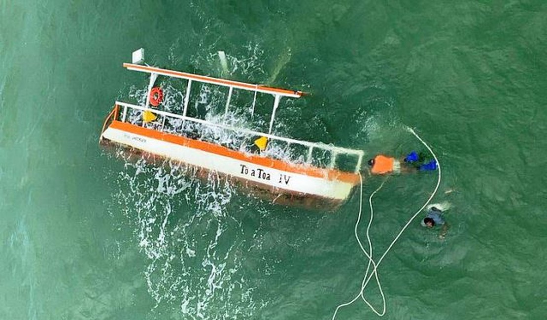 Marinheiro de catamarã que afundou e causou mortes em AL pode ser indiciado por homicídio culposo