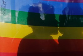 Mais de 8,5 mil casamentos homoafetivos foram realizados até 2014, diz CNJ
