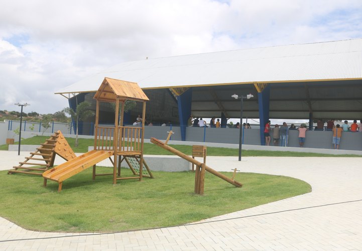 Entrega de ginásio poliesportivo na Lagoa do Rancho