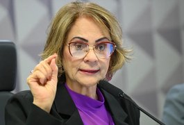 Solteira, Damares Alves anuncia que está à procura de um marido: 'Sou uma idosa linda'