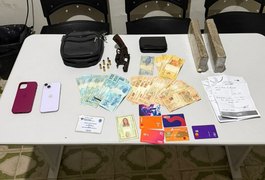 Polícia Civil prende duas mulheres por tráfico de drogas e porte ilegal de arma em Arapiraca
