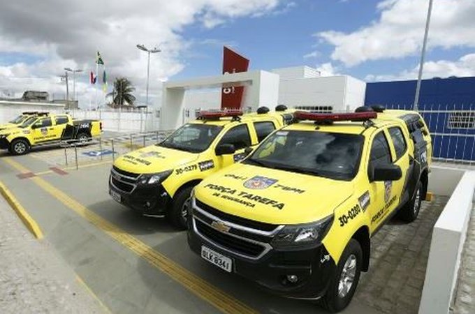 Policiais militares salvam mulher que colocou a própria vida em risco, em Ouro Branco