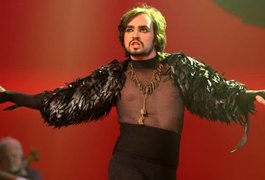 Advogado pede prisão de cantor que chamou Jesus de travesti durante festival