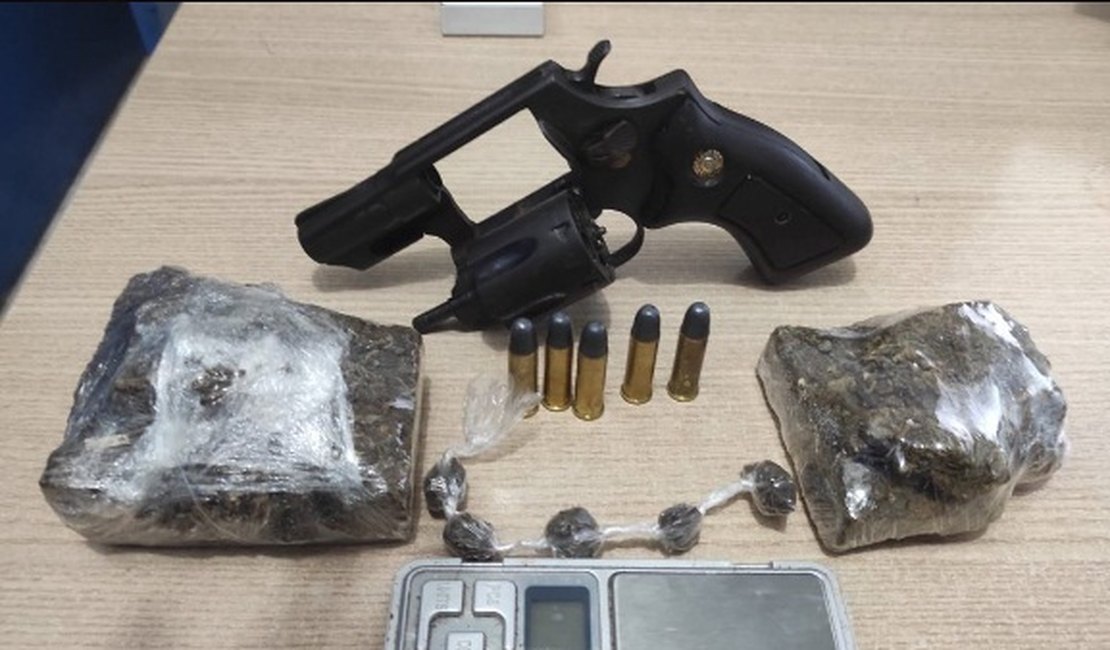 Polícia prende suspeito de tráfico de drogas e porte ilegal de arma
