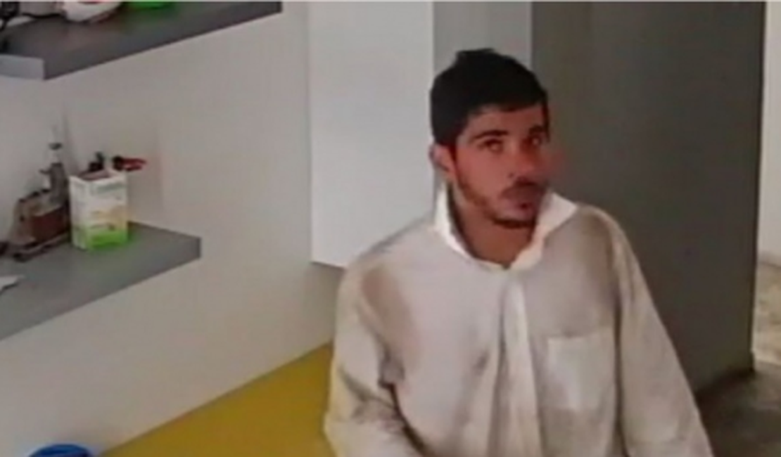 Homem invade casa em condomínio e furta dinheiro e objetos de valor