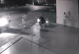 VÍDEO. Assaltantes abordam homem e roubam moto, no Boa Vista, em Arapiraca