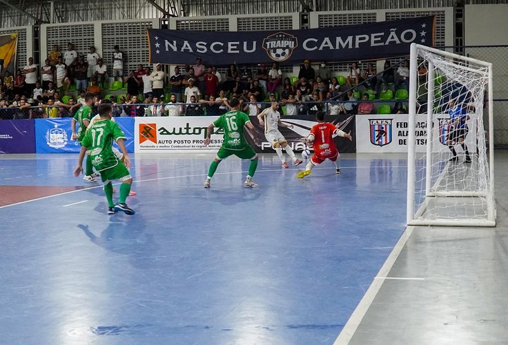 Esporte Clube Traipu goleia a equipe do Campo Largo e avança para a semifinal da Copa do Brasil de Futsal