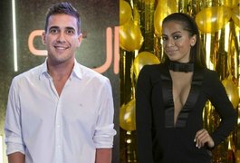 André Marques pergunta como Anitta dorme e ela diz: 'Você não lembra?'