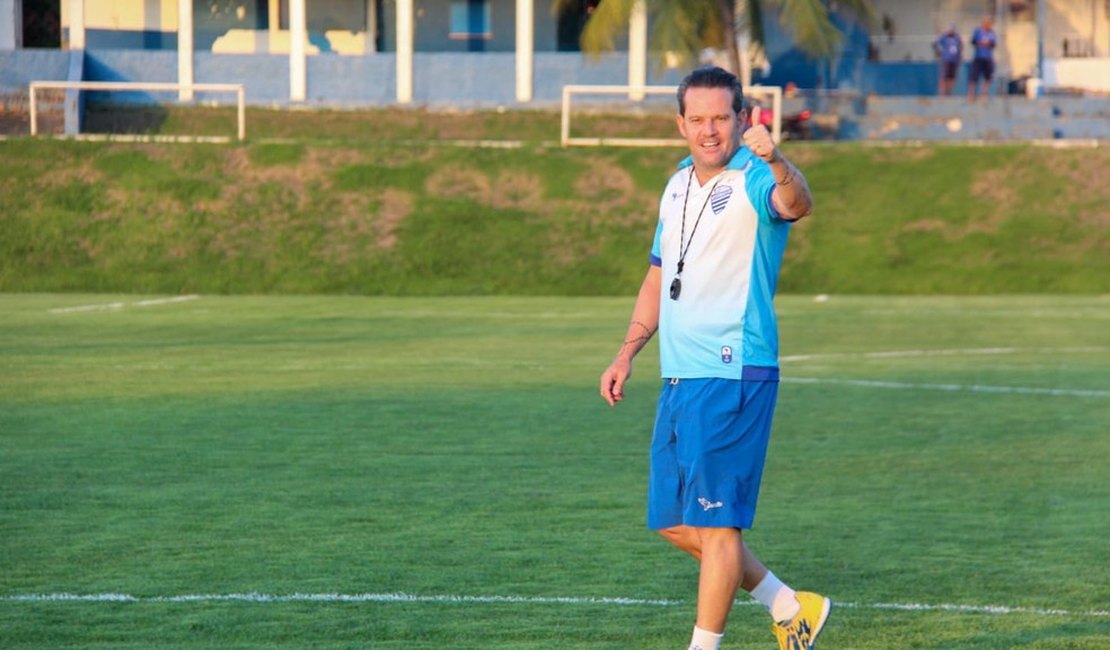 Argel Fucks diz que vai voltar a ser o técnico do CSA: 'Acertei'