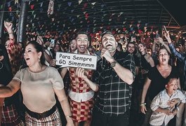 Roberto Firmino fecha casa de shows e contrata trio de peso para o 'Arraiá do Firma'