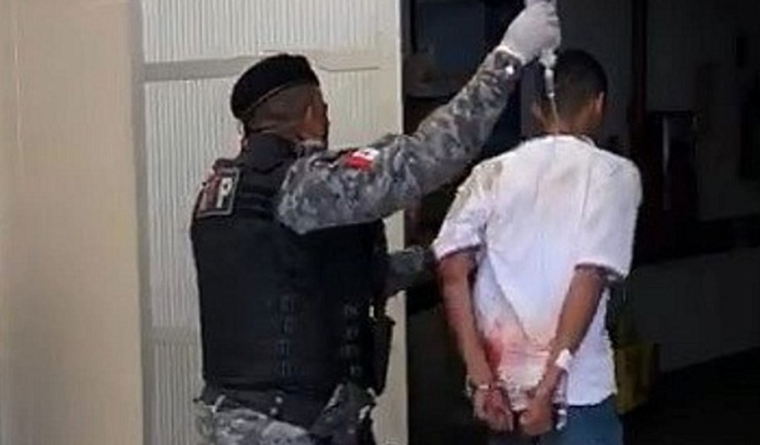 Um suspeito de assalto morre e outro fica ferido em troca de tiros com a polícia