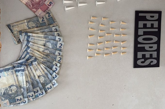 Mulher é presa com 73 pinos de drogas no bairro Primavera, em Arapiraca