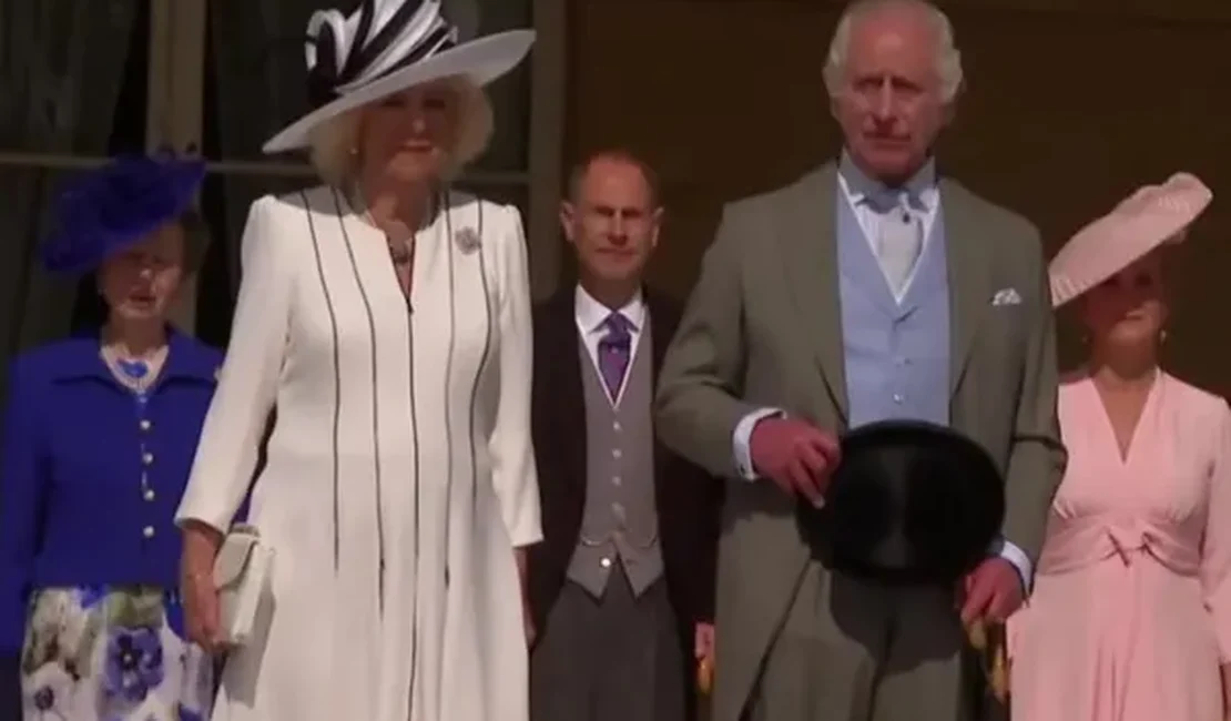 Rei Charles e rainha Camilla dão festa real no Palácio de Buckingham
