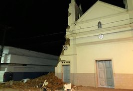 Defesa Civil vai demolir escombros da torre de igreja que desabou em Atalaia, AL