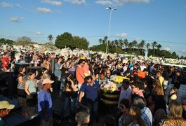 Sepultamento de sobrinha de vereador é marcado por comoção e tristeza
