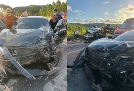 Acidente entre carros de passeio deixa sete pessoas feridas, em Maceió