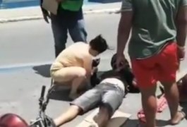 Vídeo. Socorrista de folga socorre vítima de acidente de moto em Arapiraca