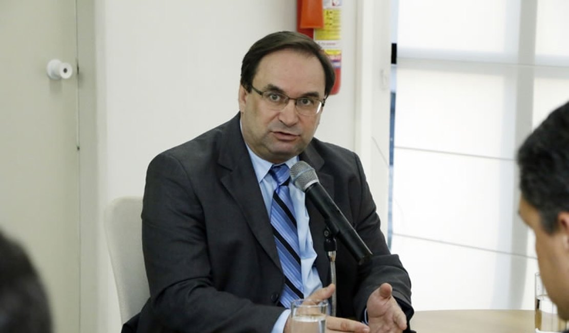 Luciano Barbosa assume como governador de Alagoas em exercício