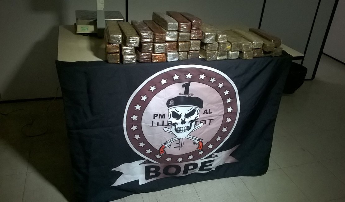 PM prende suspeito de tráfico com 18 kg de maconha