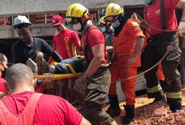 Operário fica soterrado após deslizamento de terra sobre construção em Maceió