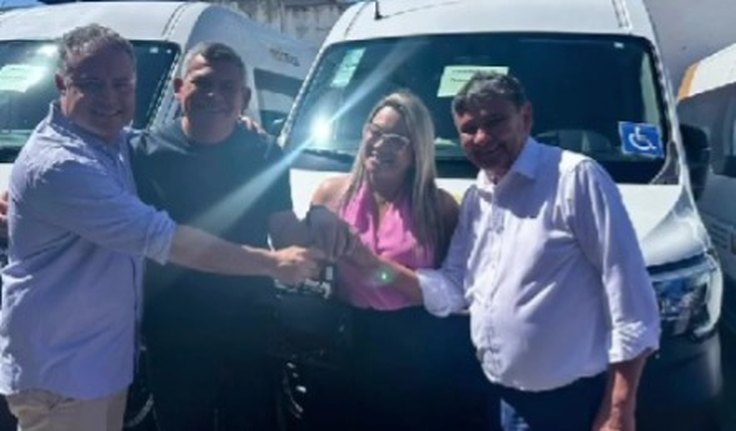 Prefeito Flávio do Chico da Granja recebe van do ﻿MobSUAS para fortalecer ﻿serviços socioassistenciais de Feira Grande