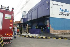 Incêndio de grandes proporções destrói supermercado em Maceió
