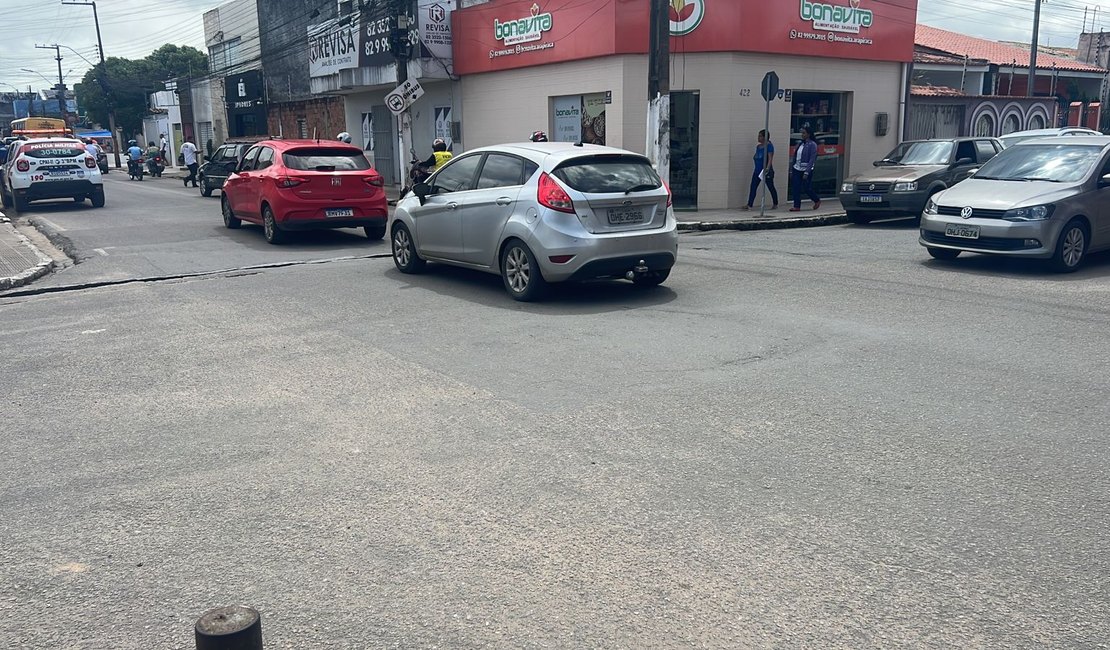 Ação integrada fiscaliza irregularidades no trânsito no Centro de Arapiraca