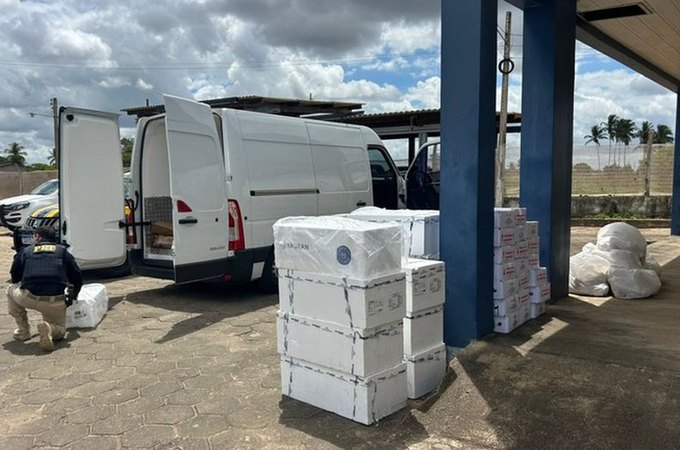 Polícia apreende mais de 1 tonelada de mercadoria sem comprovação fiscal, em São Sebastião