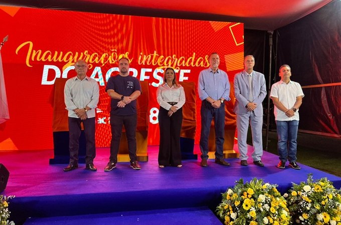 Rute Nezinho participa de inauguração de novos laboratórios, estação de energia solar e unidades móveis do Senac em Arapiraca