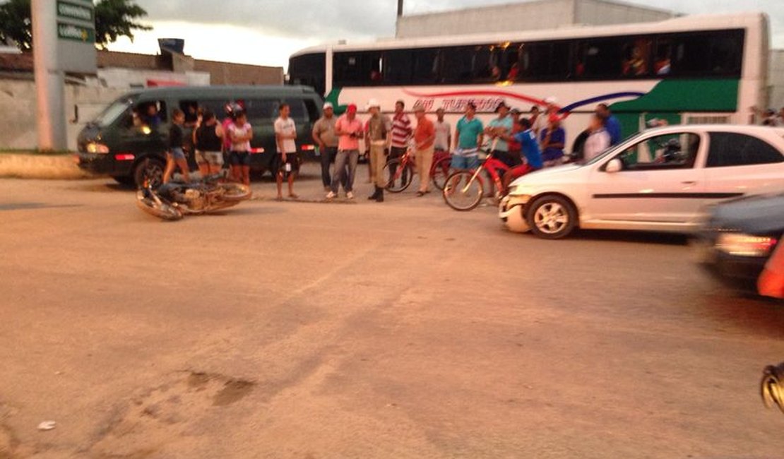 Motociclista fica ferido ao colidir com veículo em Arapiraca