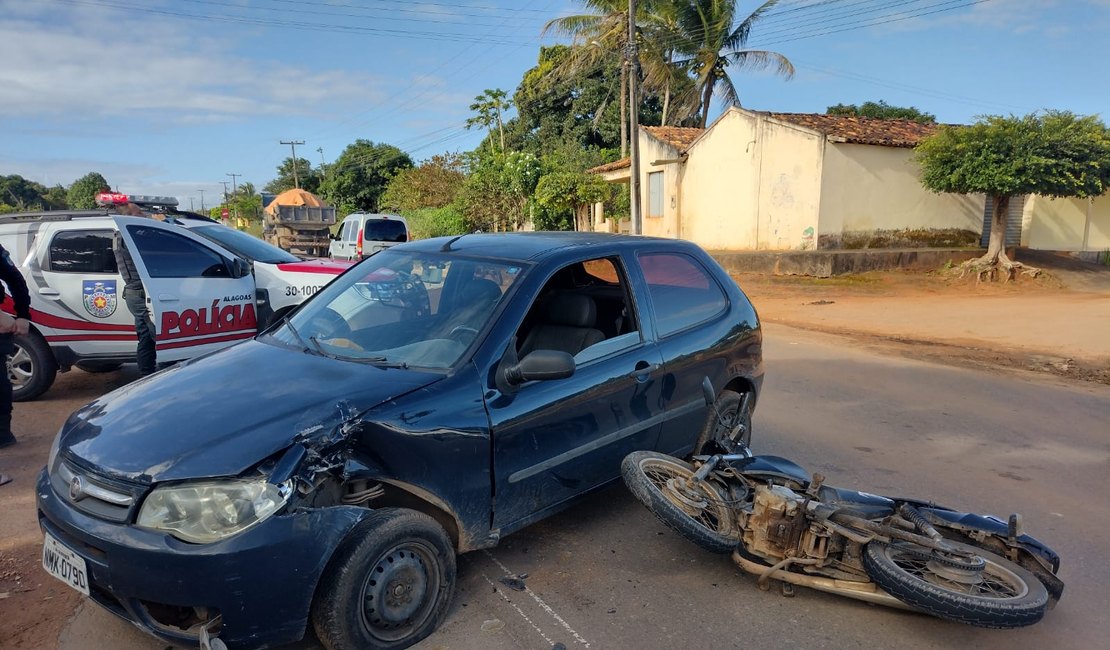 Vídeo. Colisão envolvendo carro e moto deixa homem ferido na AL 115, em Arapiraca