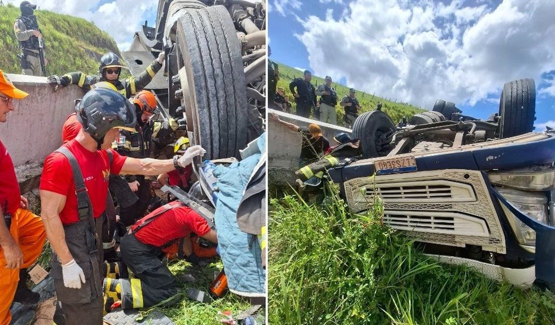Caminhoneiro fica preso às ferragens após carreta tombar na BR-101, em Novo Lino