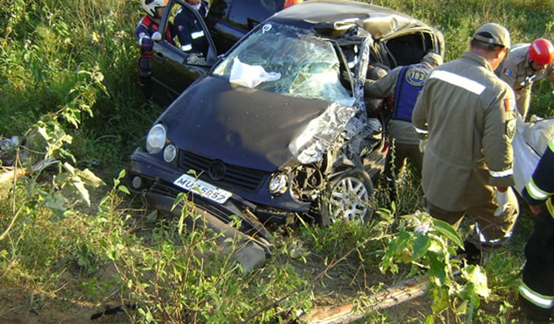 Motorista de vereadora arapiraquense morre em grave acidente na Rodovia AL-220