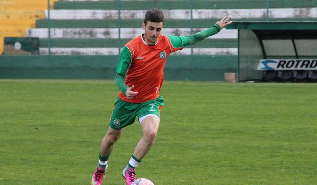 Ex-CSA, Danilinho passa mal e morre durante treino do Juazeirense